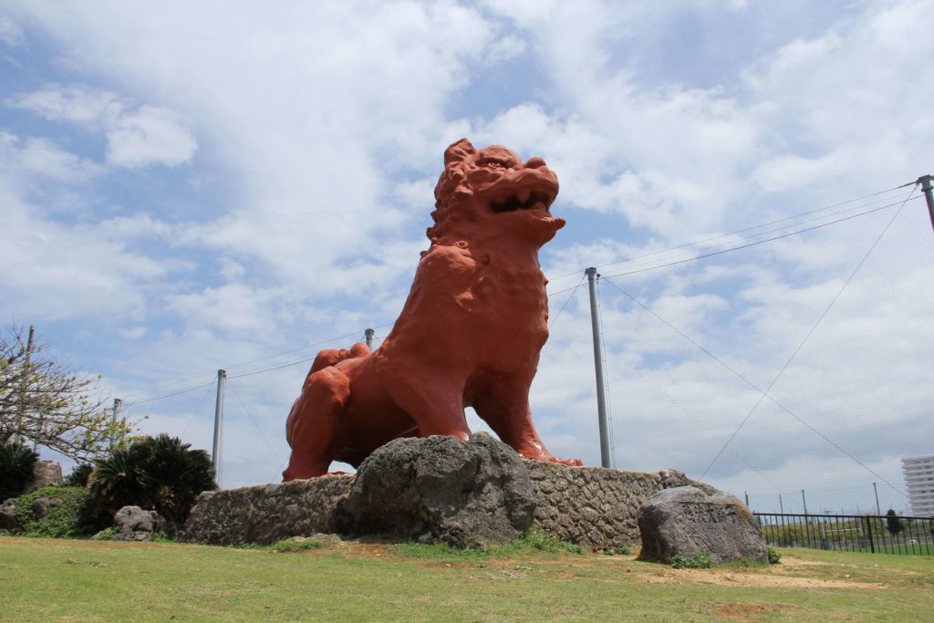 残波大獅子 世界最大のシーサーまとめ 場所や駐車場は？ | 沖縄巡り.com