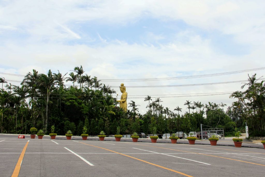 『東南植物楽園』琉球金宮観音菩薩像