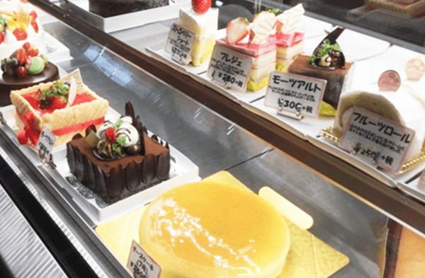 のぼりや製菓(ケーキののぼりや)ショーケース