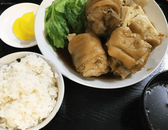 『とみぐすく食堂』てびち定食