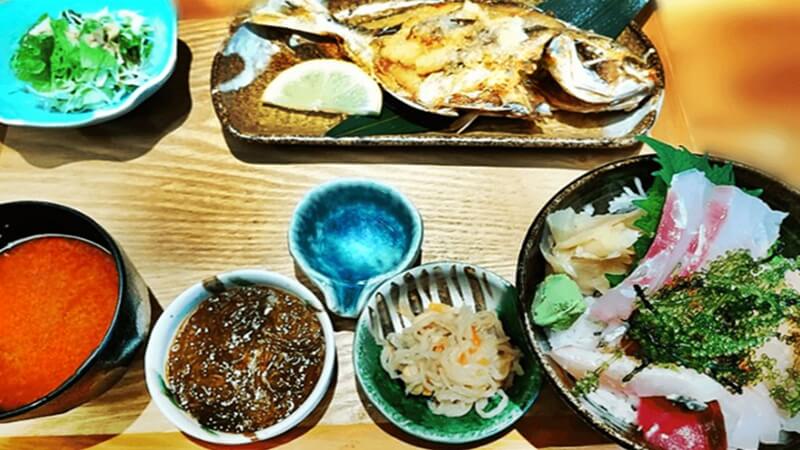 海人料理 海邦丸 選べるミニ丼とおかずセット（ミニ海鮮丼と小ぶりバター焼き）